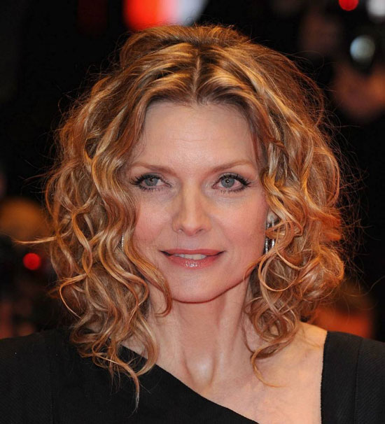 Каре на кудрявые волосы