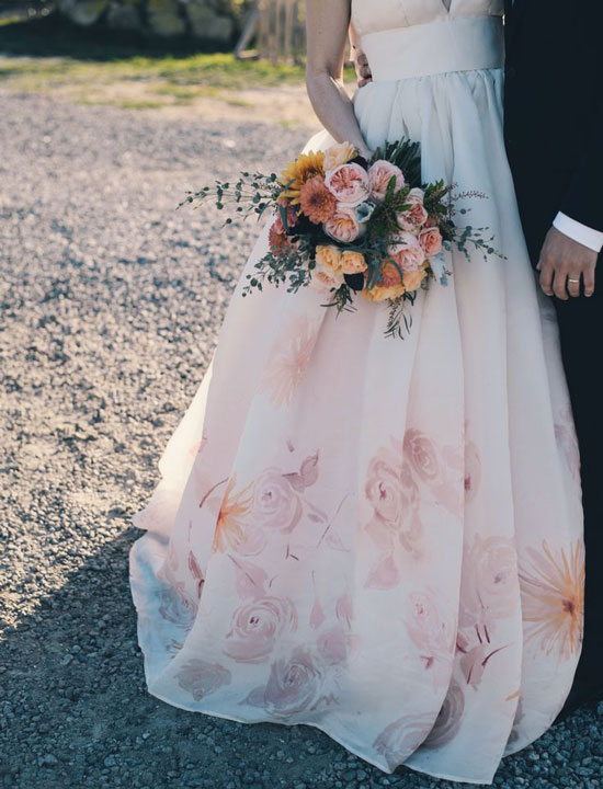 Модные подвенечные наряды 2016 с акварельными цветами