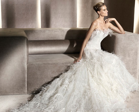 Модные свадебные платья с перьями 2016