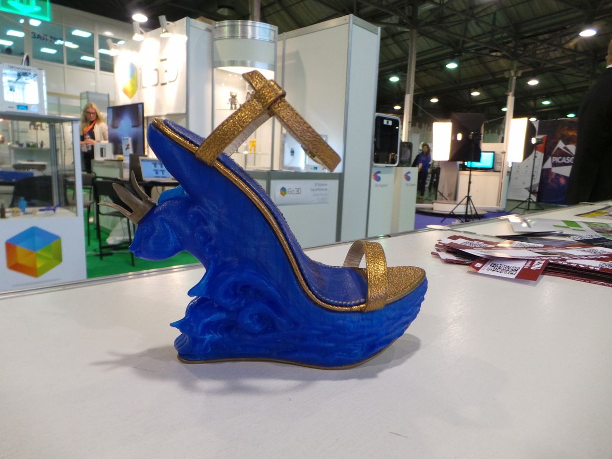 На фото: .на крупнейших выставках Москвы была представлена очень модная, стильная и удобная обувь, сделанная по специальному заказу в одной из самых знаменитых Студий 3D-печати «3Dsol».