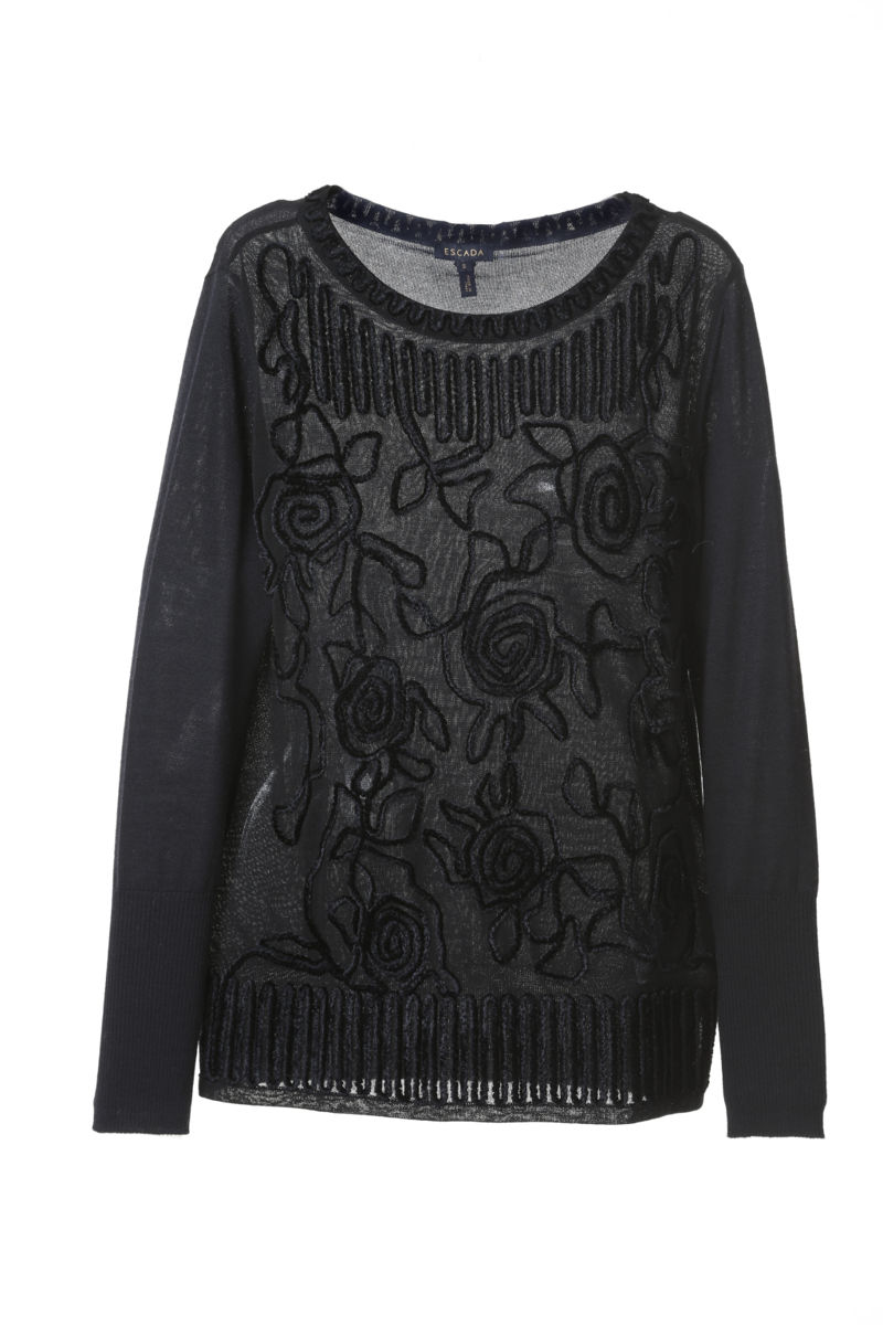 Модный черный свитер тренд сезона из коллекции Escada.