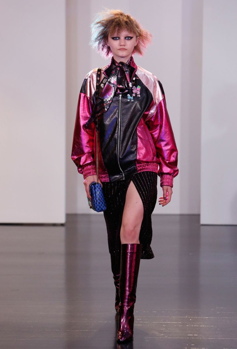 Куртка ветровка – бомбер из коллекции Marc Jacobs - новинка сезона.
