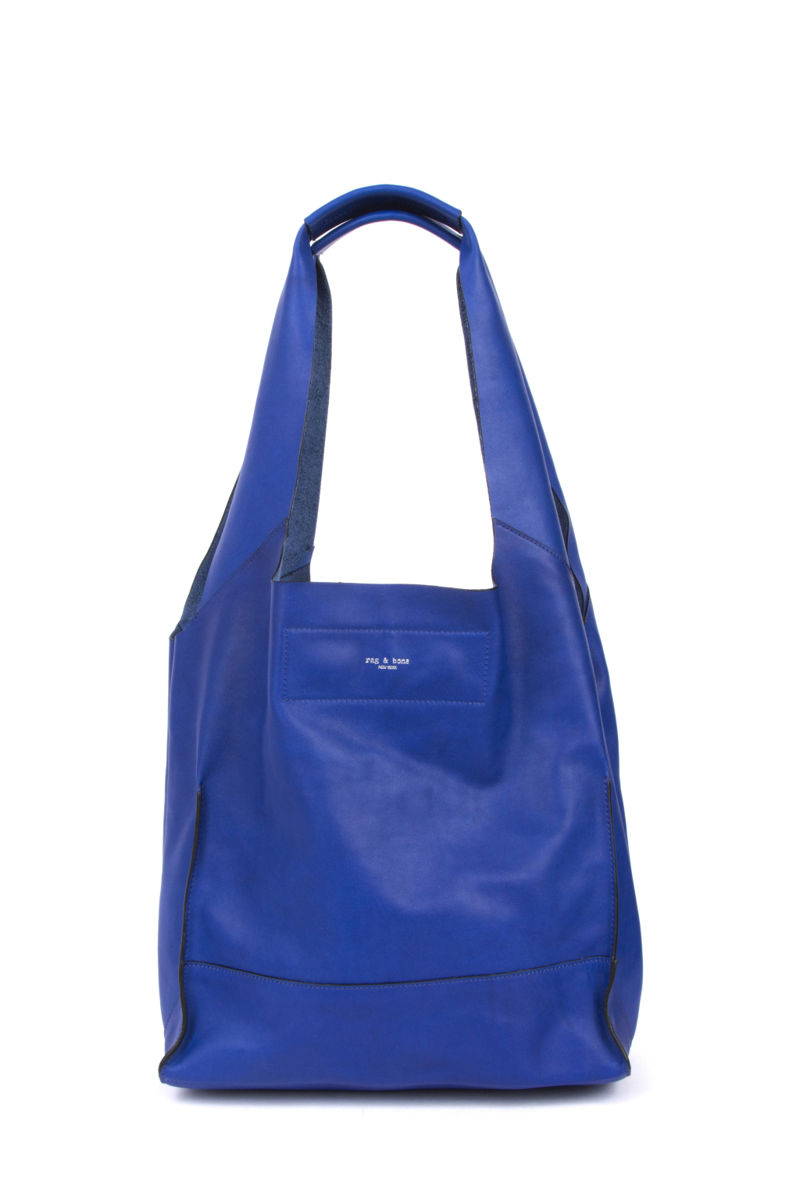 Большие сумки: модные тренды - сумка прямоугольной формы из коллекции Rag and Bone.