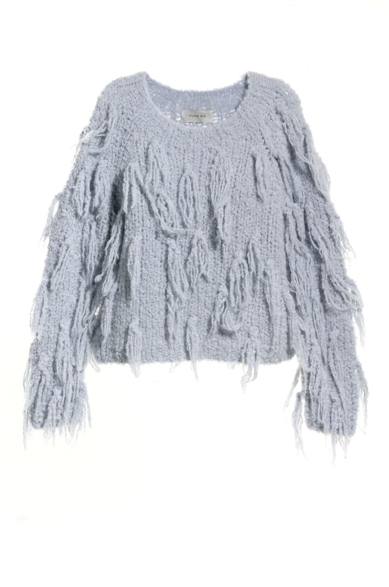 Модный серый свитер тренд сезона из коллекции Yune Ho.