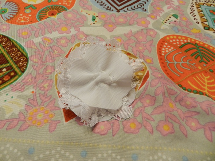 Как сделать бусы с брошкой своими руками?