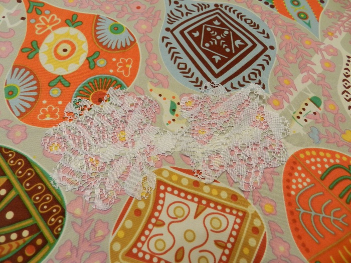 Как сделать бусы с брошкой своими руками?