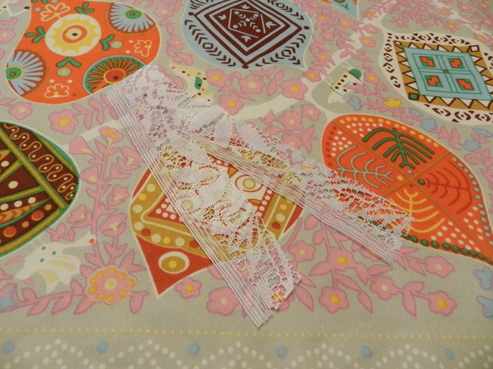 Как сделать бусы с брошкой своими руками?