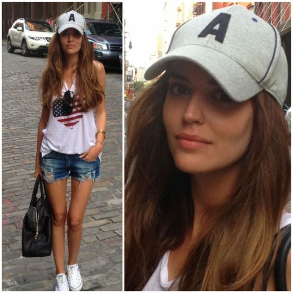 Женские кепки: как подобрать цвет и форму по типу лица