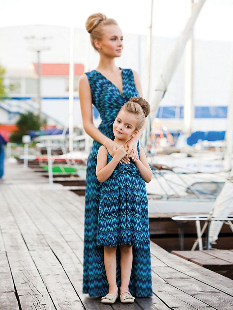 Одинаковая одежда для мамы и дочки: тренд семейных коллекций - для повседневных выходов.