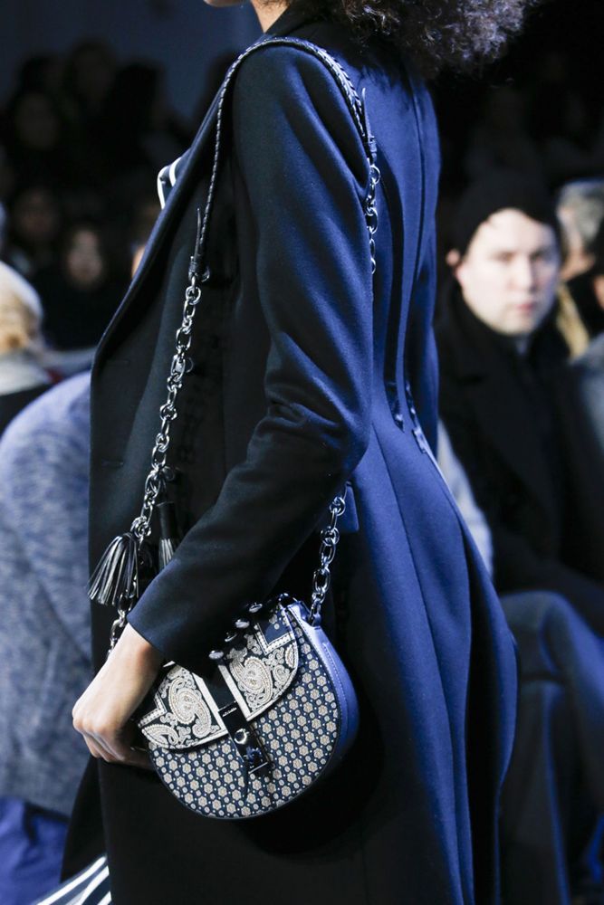 На фото: модная модель сумки осень-зима 2016-2017 из коллекции Altuzarra.