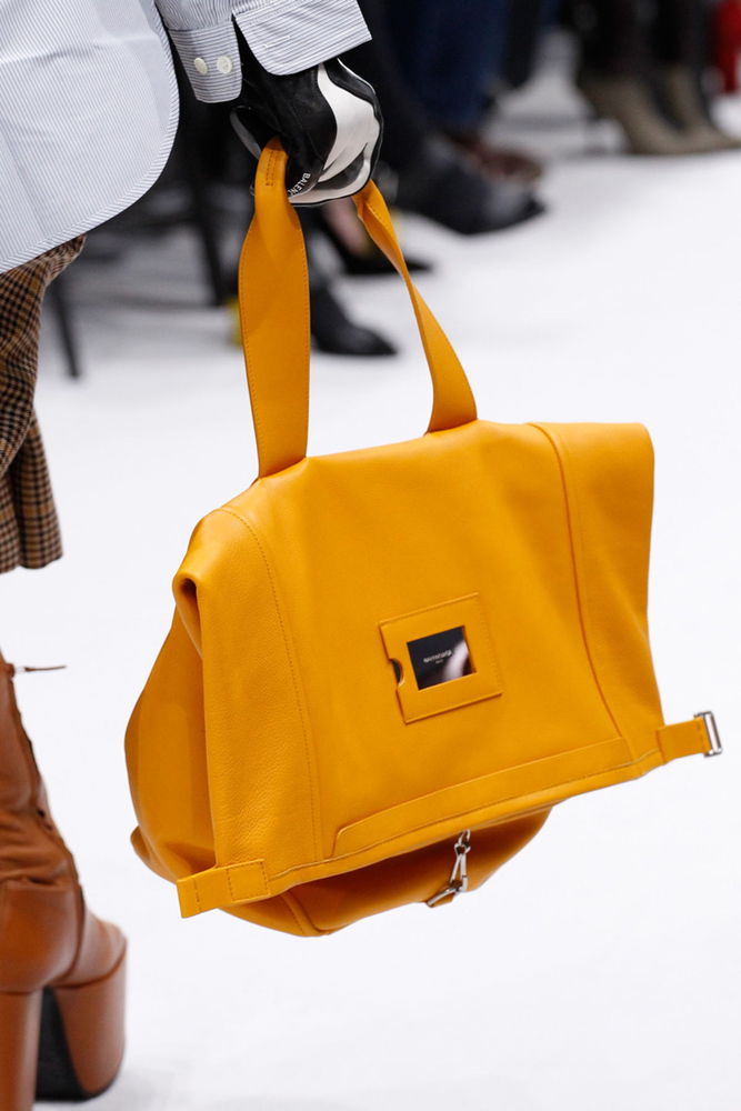 На фото: модные модели сумок осень-зима 2016-2017 из коллекции Balenciaga.