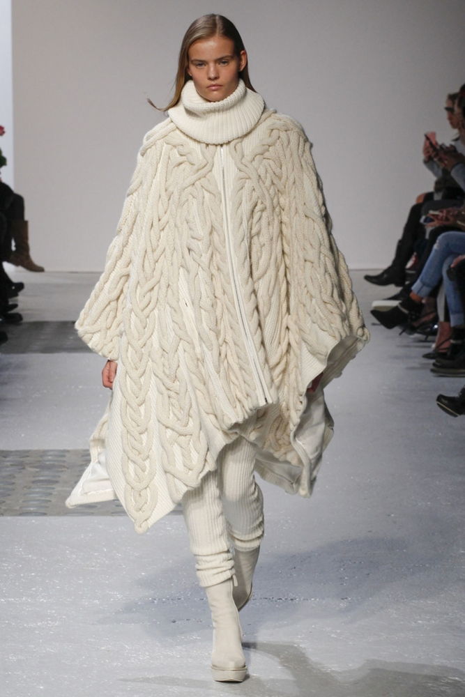 Модная кофта 2015 - модель пончо с горлом водолазки – фото новинка Barbara Bui