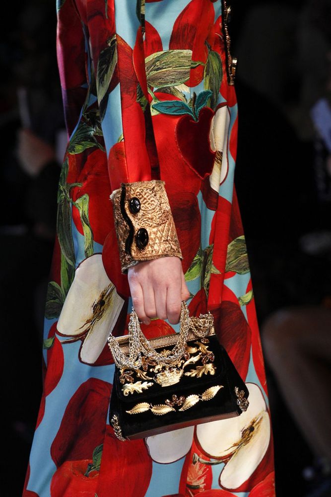 На фото: модная модель сумки осень-зима 2016-2017 из коллекции Dolce & Gabbana.