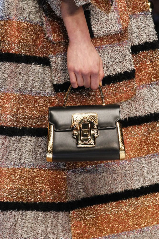 На фото: модная модель сумки осень-зима 2016-2017 из коллекции Dolce & Gabbana.