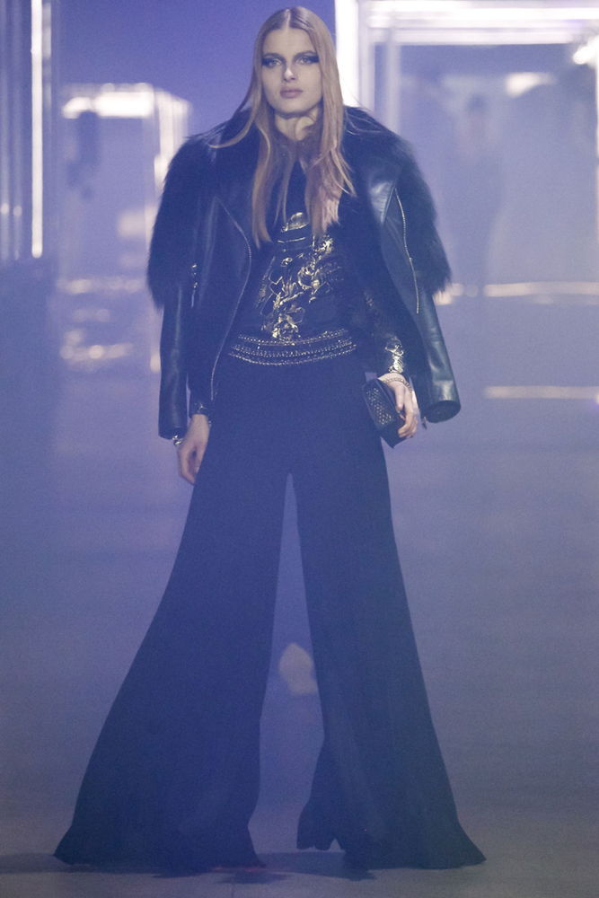 На фото: кожаная куртка сезона осень-зима 2016-2017 из коллекции Philipp Plein.