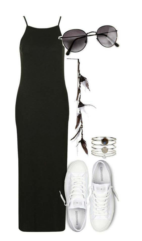 На фото: новый лук с длинным черным платьем с белыми туфлями.