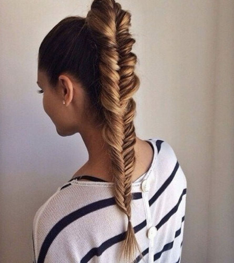 На фото: красивые прически на длинные волосы - «Игра престолов»: сложное плетение волос.