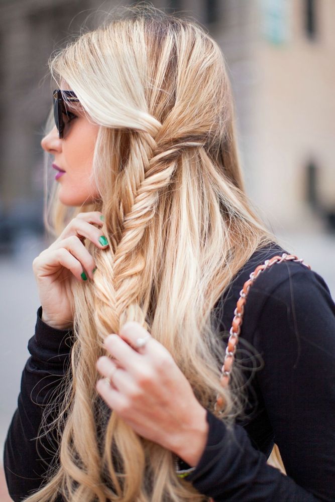 На фото: красивые прически на длинные волосы - «Игра престолов»: сложное плетение волос.