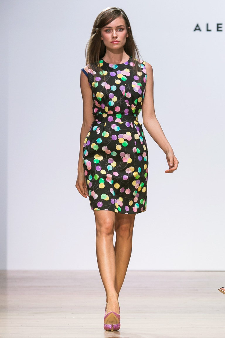 Модное платье футляр 2015 с ярким принтом и поясом – Alexander Terekhov