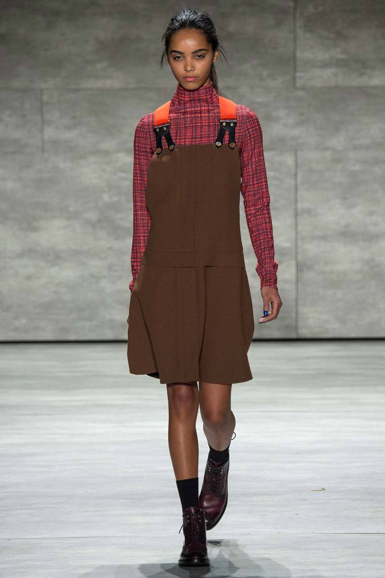 Модная рубашка в клетку и сарафан – фото мода осень-зима 2015-2017 – Costello Tagliapietra