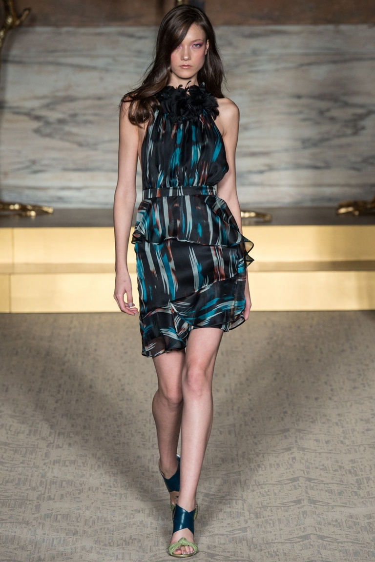  модное платье футляр 2015 с рюшами — Matthew Williamson