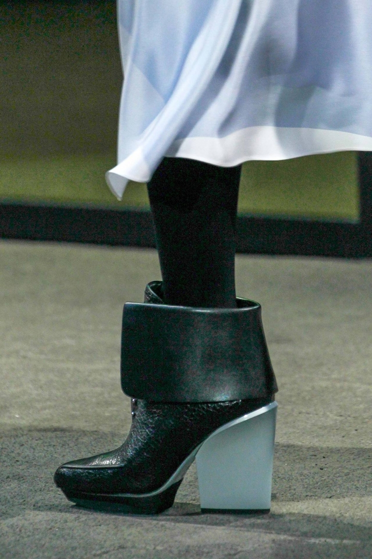 Модные сапоги на низком каблуке 2015 – фото новинка от Phillip Lim