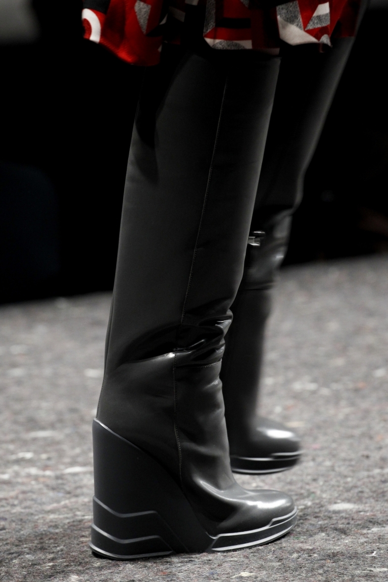 Черные модные сапоги 2015 – фото Prada