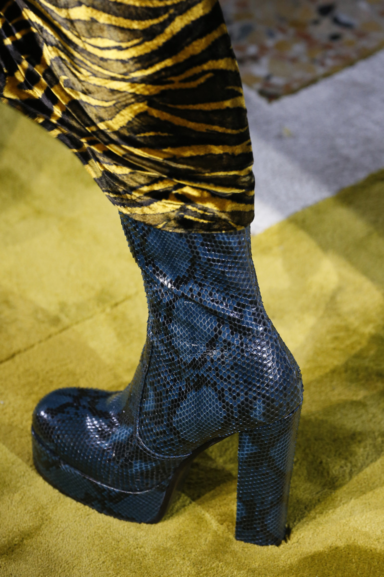 На фото6 обувь осень-зима 2016-2017: ультравысокие платформы из коллекции Roberto-Cavalli.